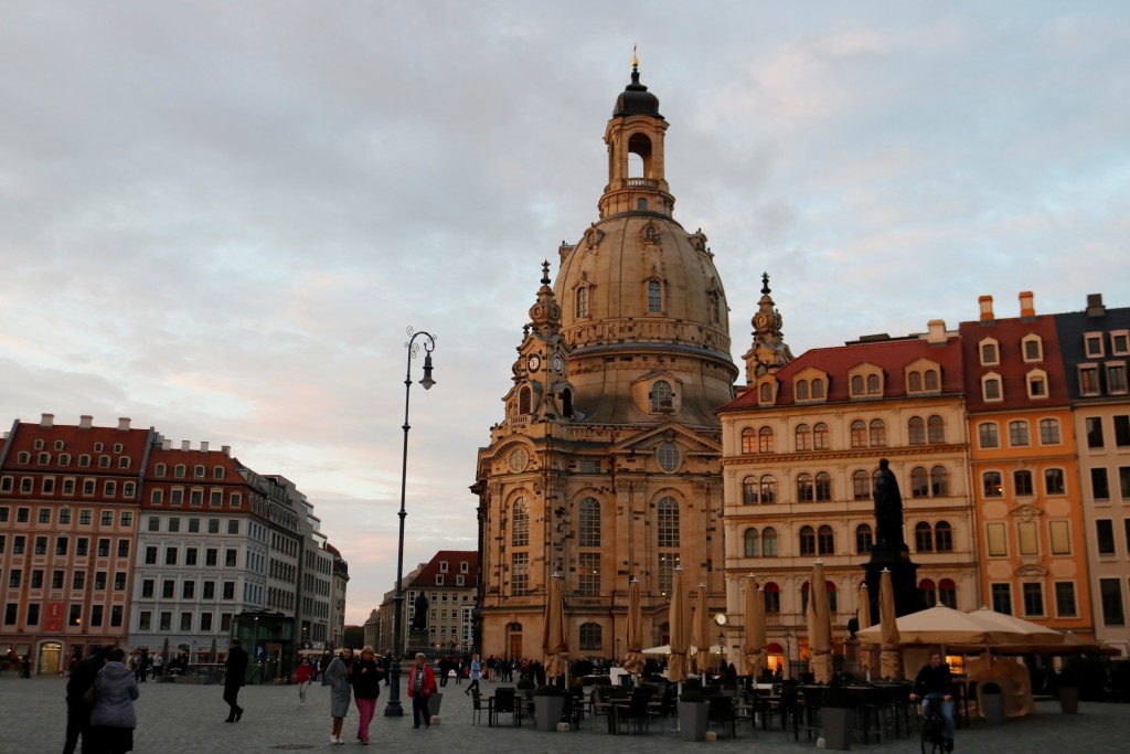 Nach einem Stadttrip durch Dresden kann manhier den Abend ausklingen lassen.