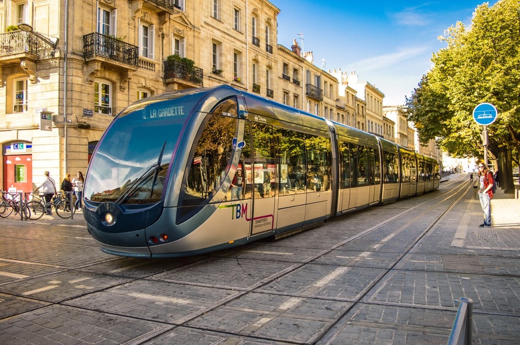 So sehen Straßenbahnen in Bordeaux-Frankreich aus, vielleicht auch bald hier?