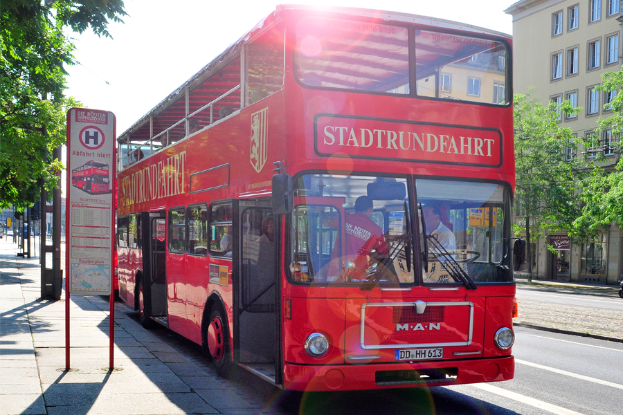 Bild des Roten Doppeldeckers der Stadtrundfahrt Dresden