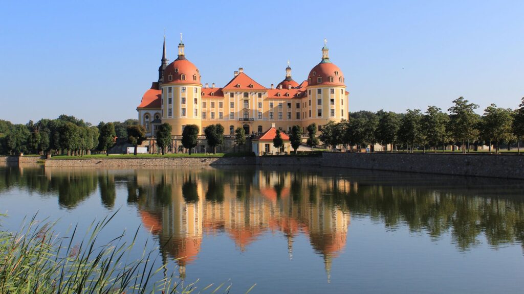 Blick auf das Schloss Moritzburg.