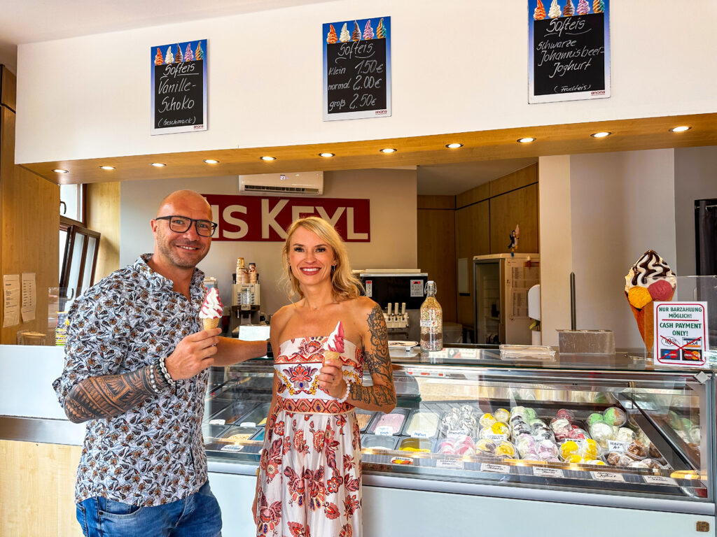 Sophia und Marcus Garbsch bei Eis Keyl in Radebeul