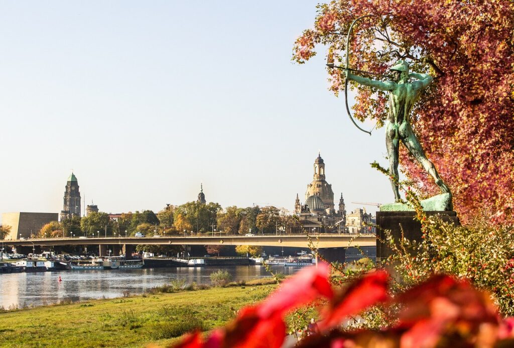 Die Herbstferien in Dresden: die Stadt in ihrer herbstlichen Atmosphäre erleben.